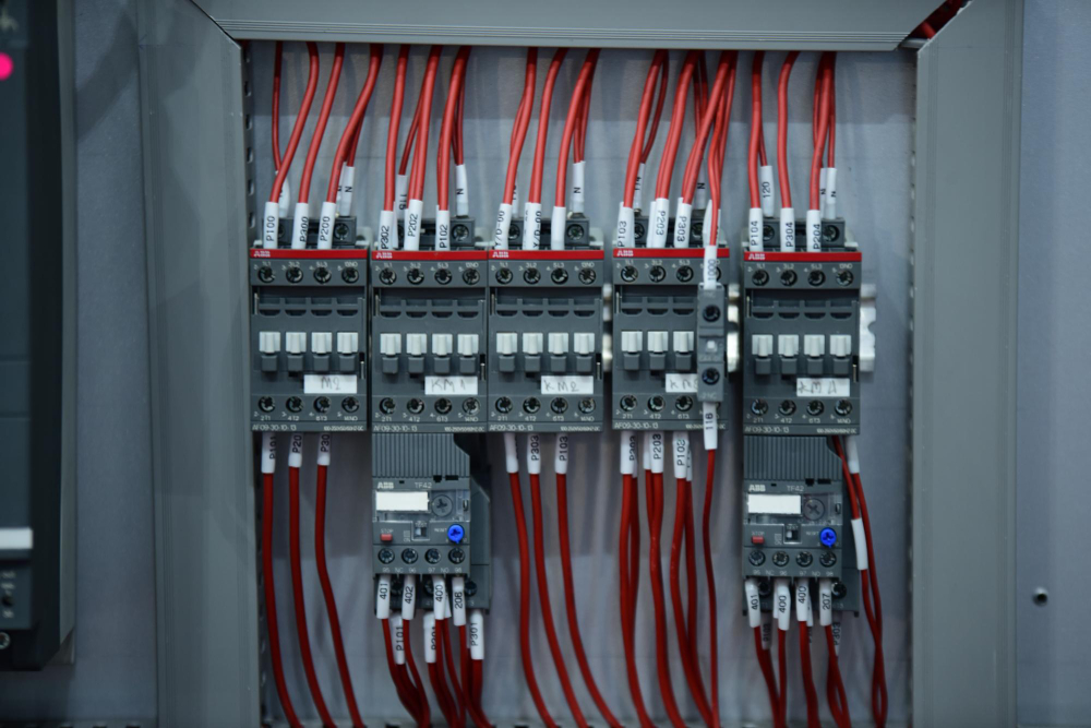 Interior view of medium-voltage switchgear
Industrial facility – SKS